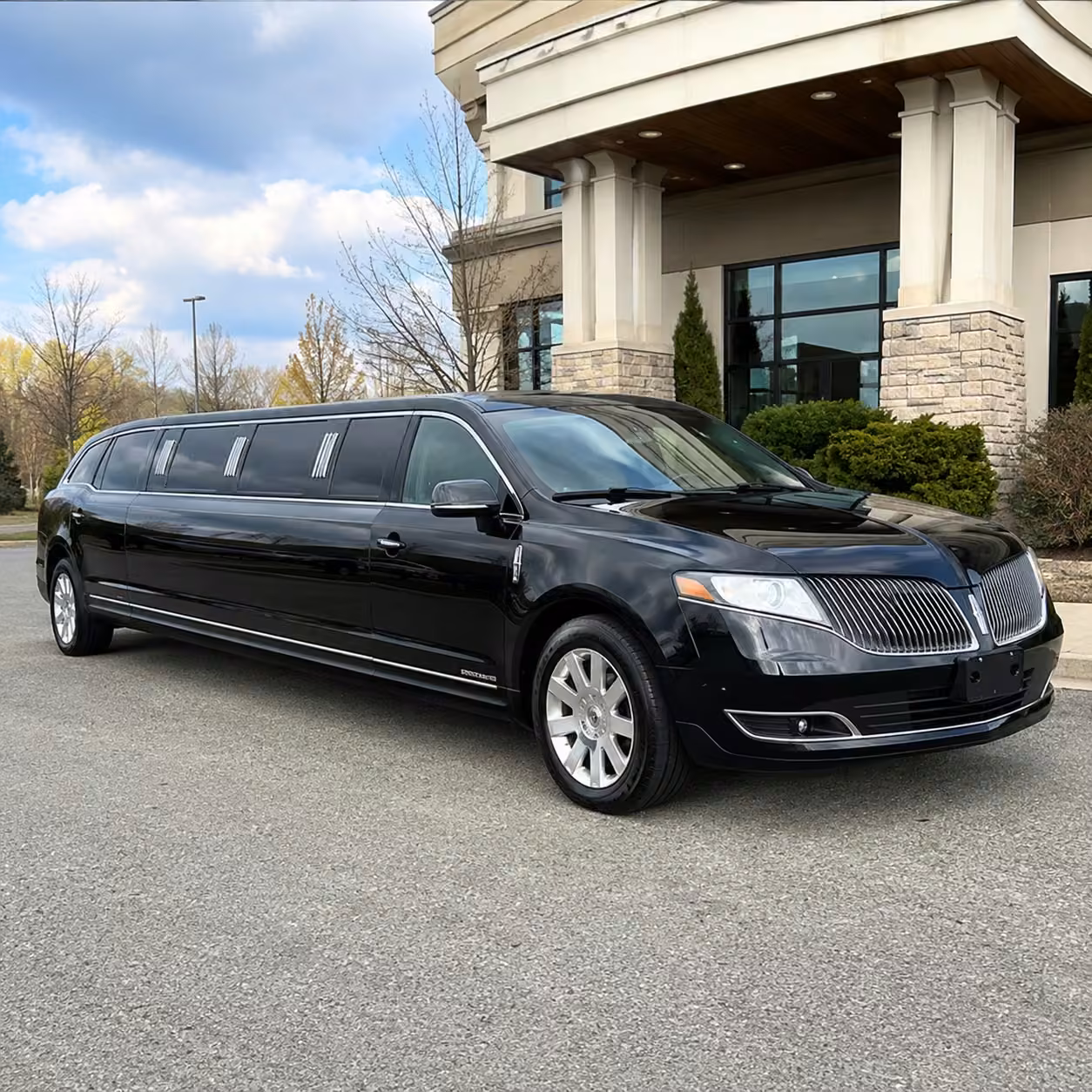 lincoln mkt limo exterior